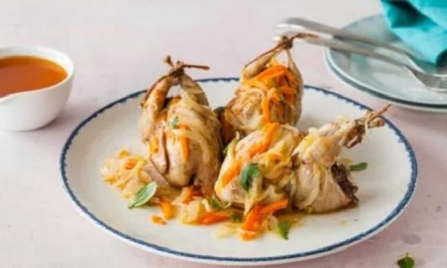 Изысканные перепёлки, фаршированные ароматными грибами и луком