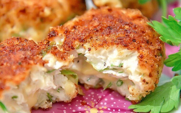 Пышные котлеты по-еврейски из двух ингредиентов и свежих дополнений