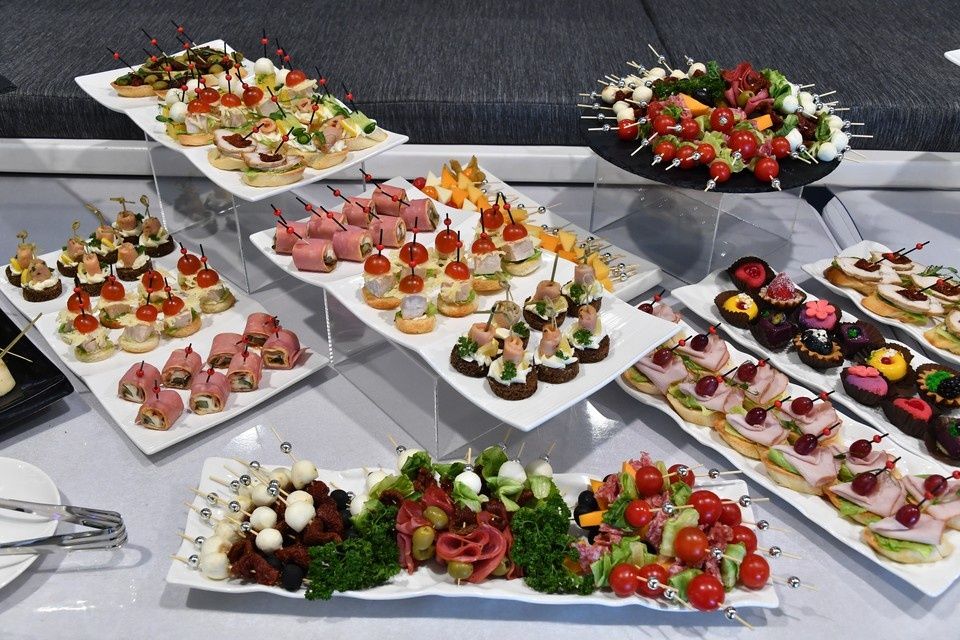 Салаты на Новый год: что выбрать дончанам и сколько это стоит