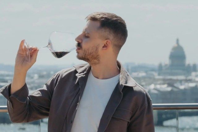 Сомелье Леонид Кирсанов: победы, вино и секреты дегустаций