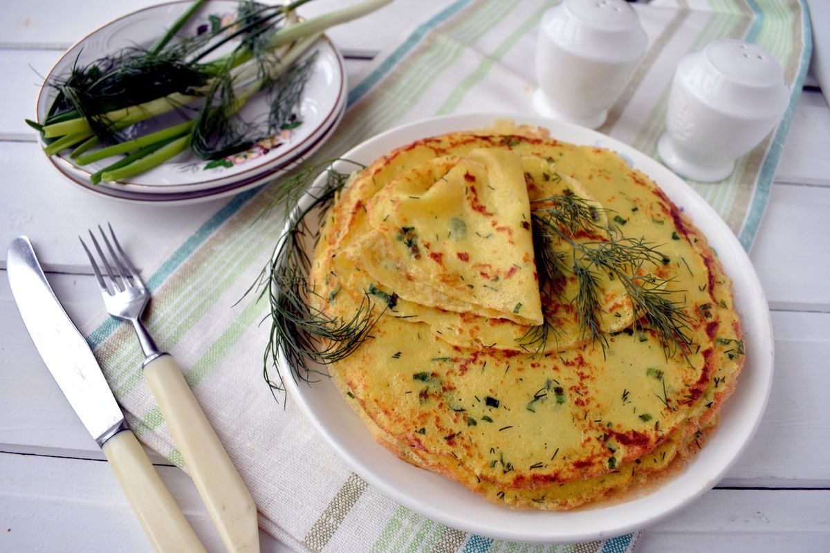 Вкусные картофельные блины с зеленью: легкий рецепт для всей семьи