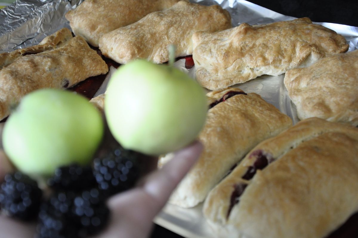 Невероятно простые ягодные слойки: идеальный десерт для уютного вечера