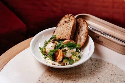 Яйца по-турецки с креветками