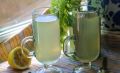 Ободряющий лимонад из зеленого чая с мятой для жаркого дня