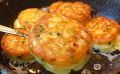 Пирожки за пять минут: уютный рецепт с зелёным луком и яйцом