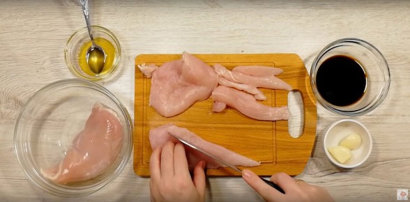 Сочная закуска из куриной грудки для всей семьи