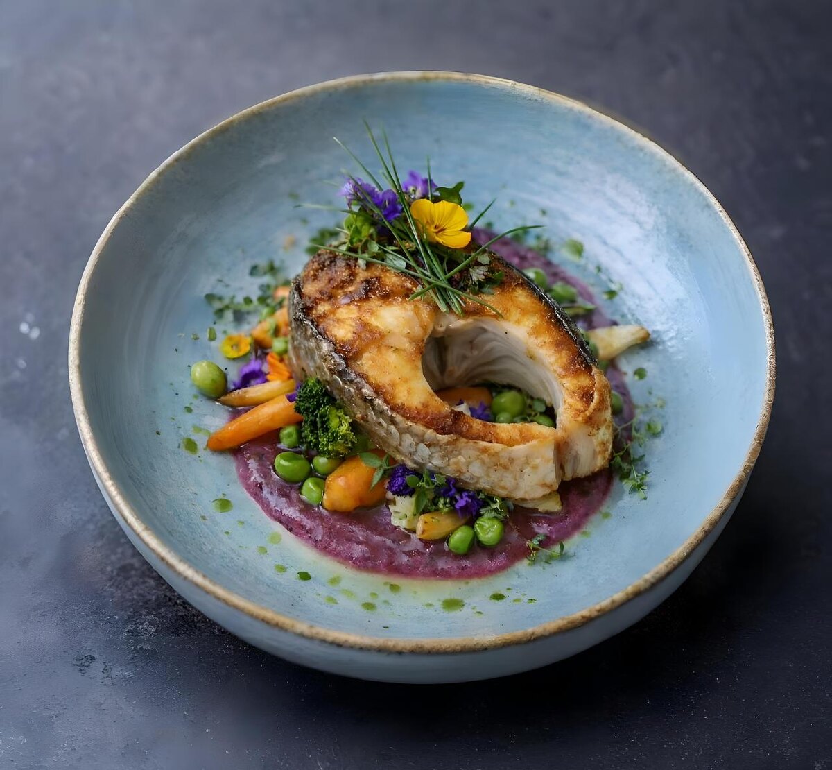 Прекрасный карп с фиолетовым пюре: кулинарный шедевр для изысканного ужина