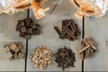 Как облагородить самогон: идеальный дуб для настаивания