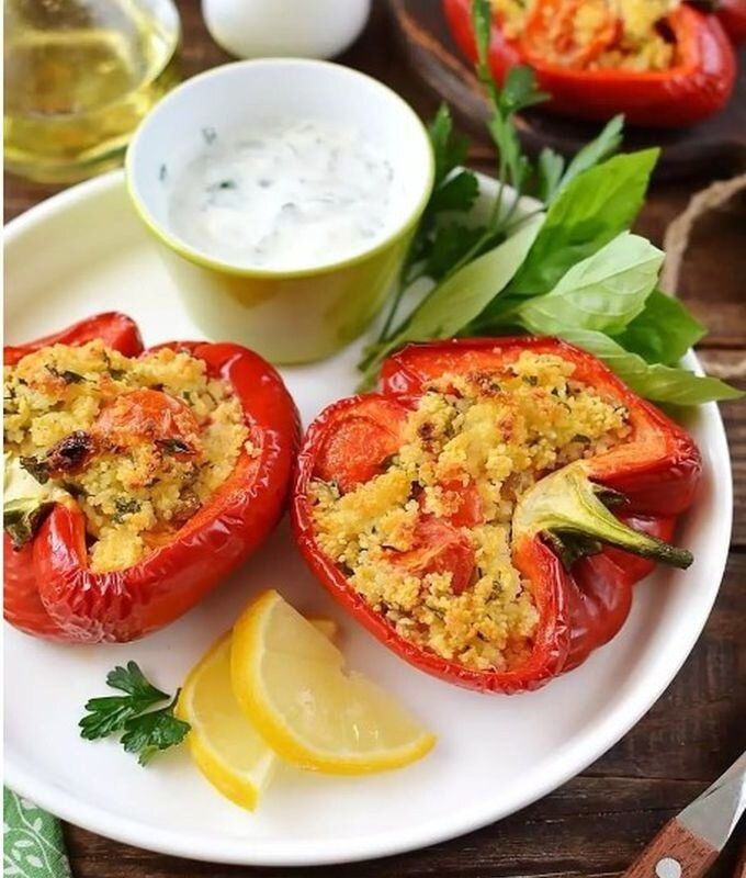 Новый взгляд на классическое блюдо: фаршированный болгарский перец с кускусом