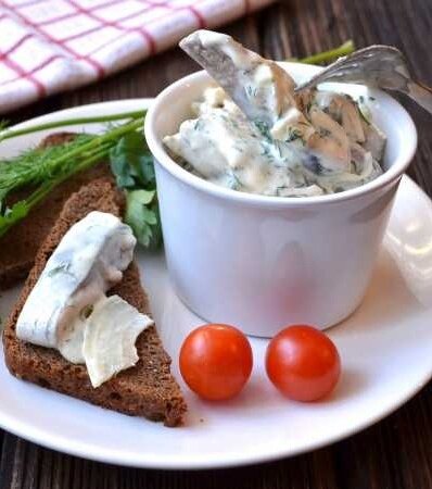 Сельдь под горчичным соусом: простое и изысканное блюдо для вашего стола