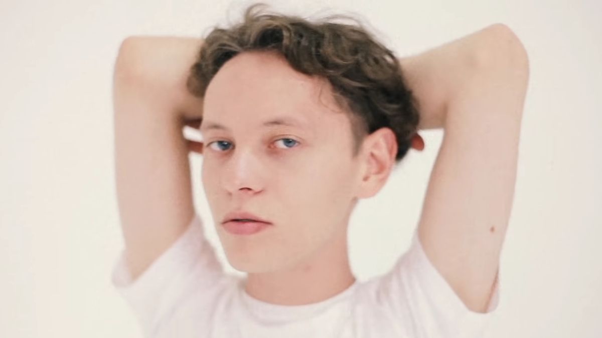 Судебные приставы начали конфискацию имущества певца Шарлота