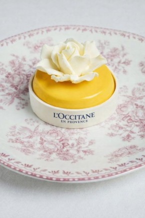 Куда выйти накануне 8 марта: обновление косметички с десертом