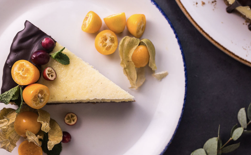 Уютный чизкейк с физалисом: осеннее лакомство для теплых вечеров