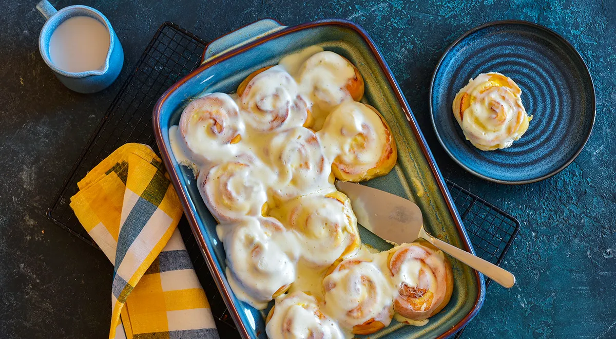 Нежные ватрушки со сметанной заливкой для уютного вечера