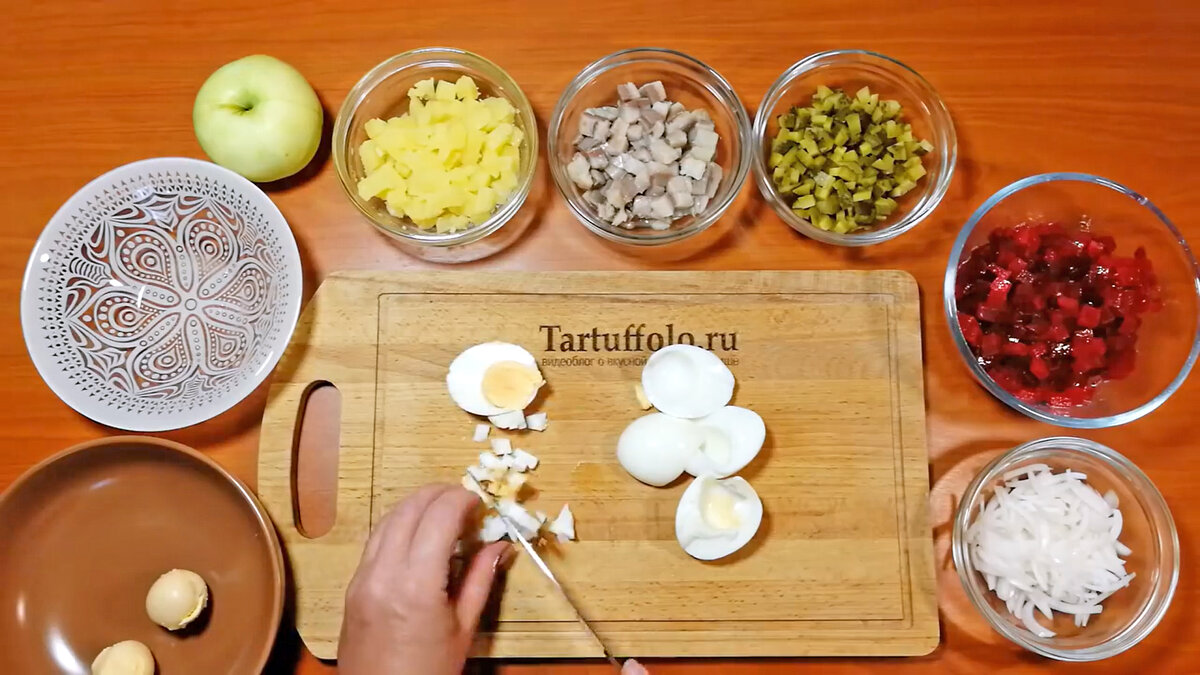 Салат со свеклой без майонеза: свежий и аппетитный рецепт для праздничного стола