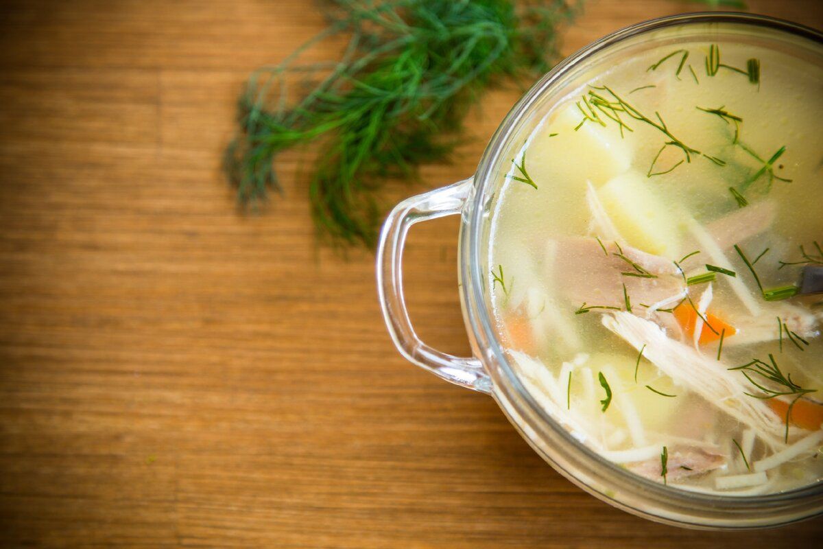 Как приготовить идеальный куриный бульон с вермишелью