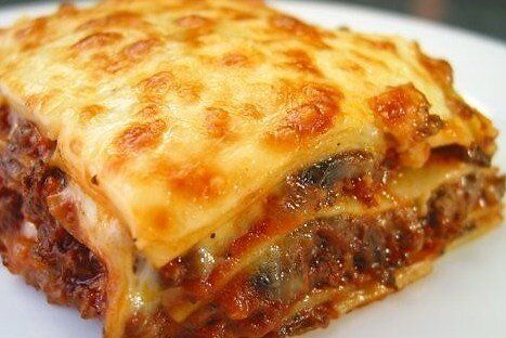Лазанья с томатным соусом и нежным сыром