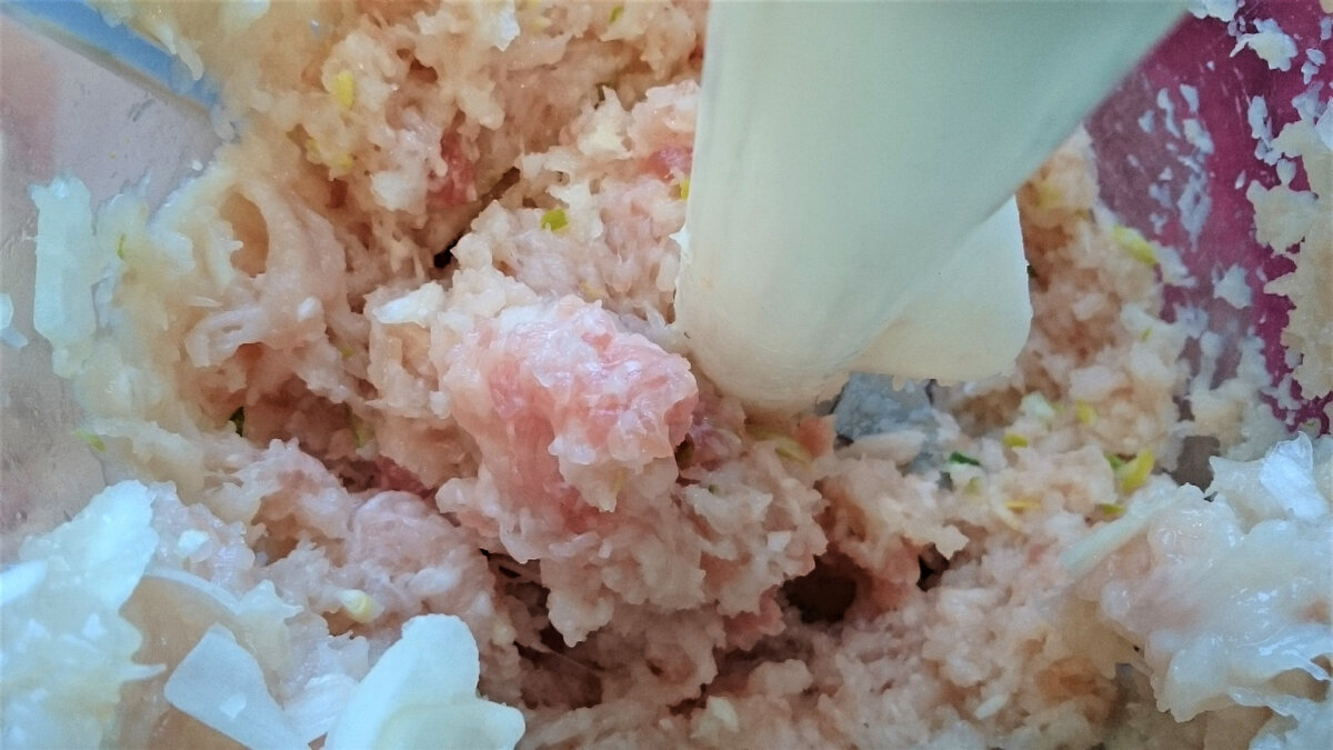 Тефтели в соусе лечо: простое и оригинальное блюдо для любого повара