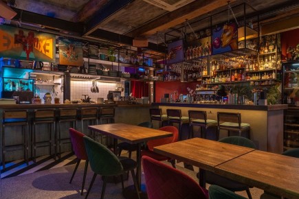 Новый взгляд на атмосферу: ремонт арт-гастро бара в центре Москвы