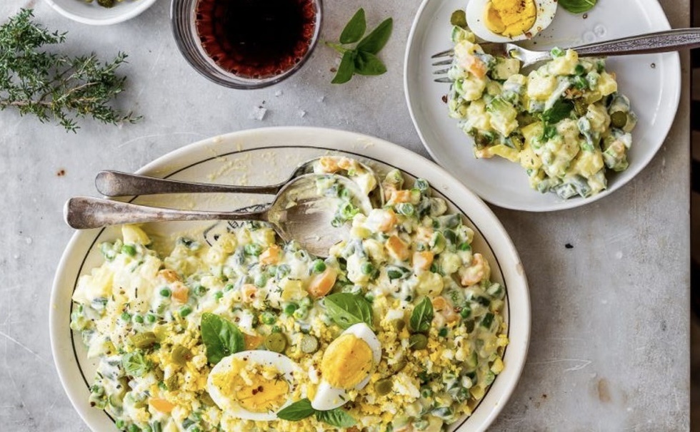 Нежное оливье с авокадо: веганский рецепт на любой праздник