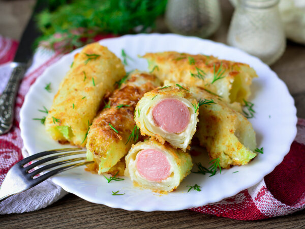 Универсальное лакомство: пирожки-голубцы с сосисками