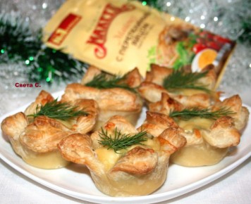 Вкусный новогодний хит: корзиночки из слоеного теста с лососем и фасолью за 30 минут