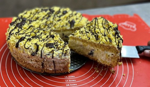 Простой и вкусный торт к чаю: секреты идеального бисквита