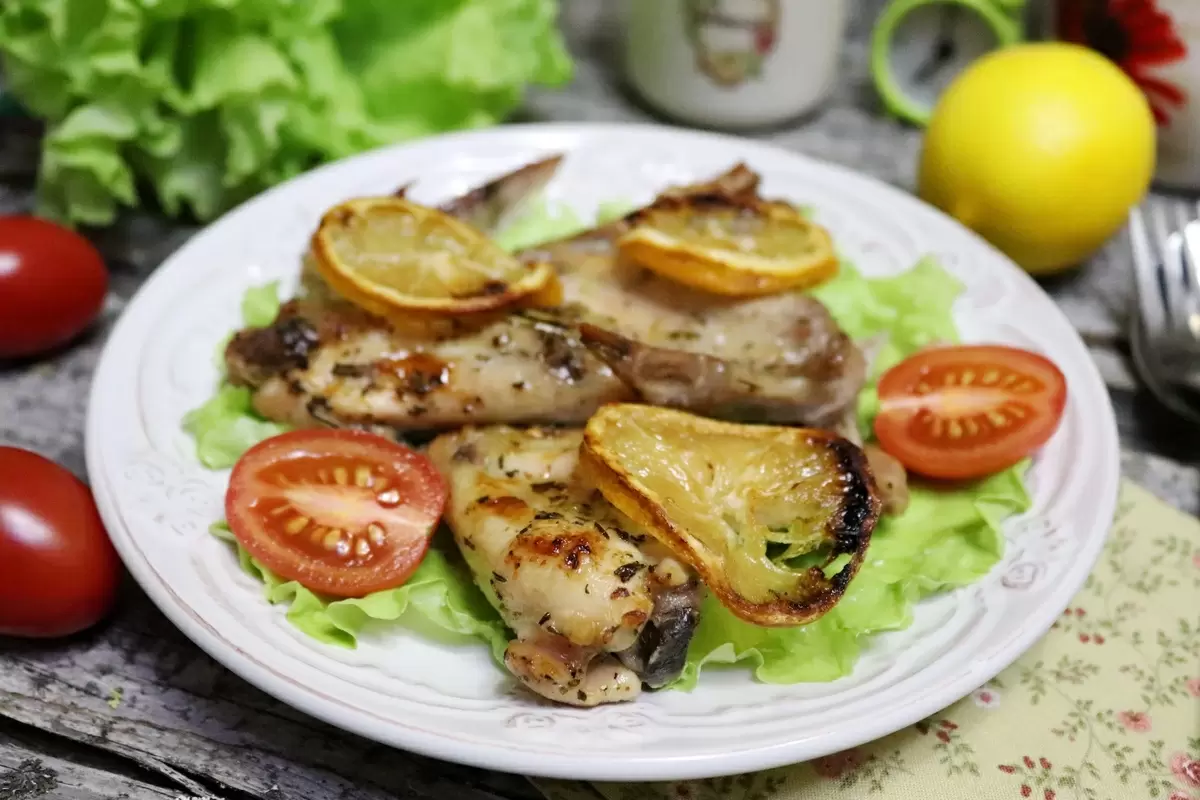 Куриные крылышки в пряном лимонном маринаде: легкий рецепт для семейного ужина