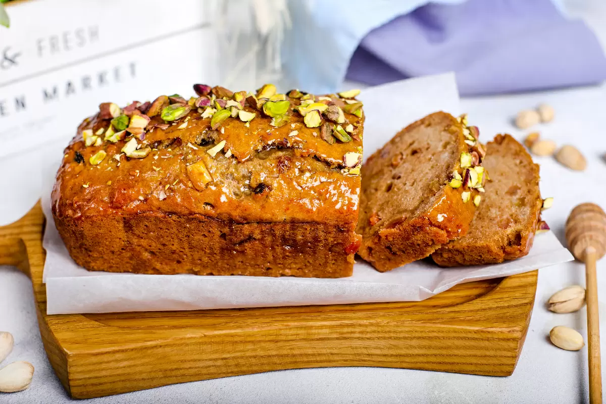 Восточная сладость: постная яблочная коврижка с орехами и сухофруктами