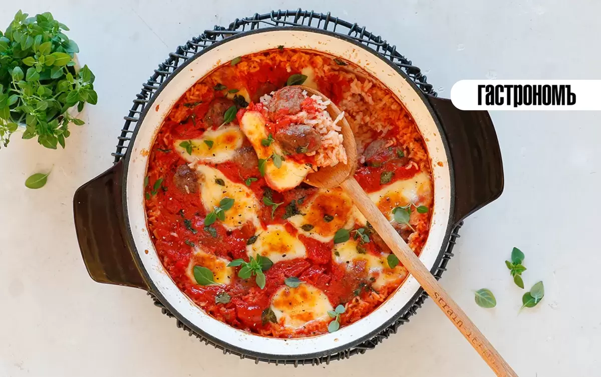 Аппетитная запеканка с фрикадельками