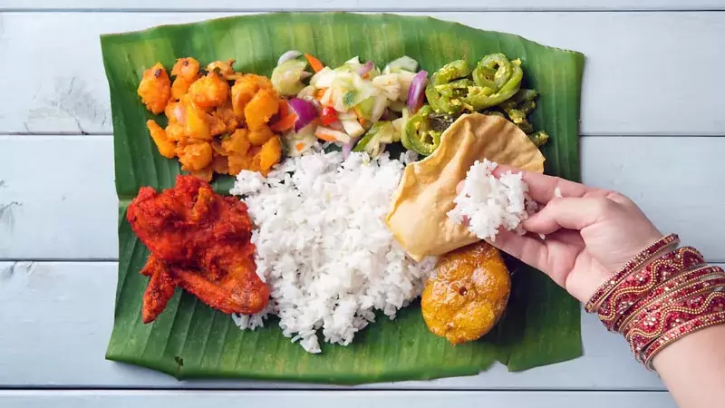 Как едят в мире: удивительные способы употребления пищи