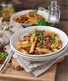 Паста с мясом в ароматном томатном соусе