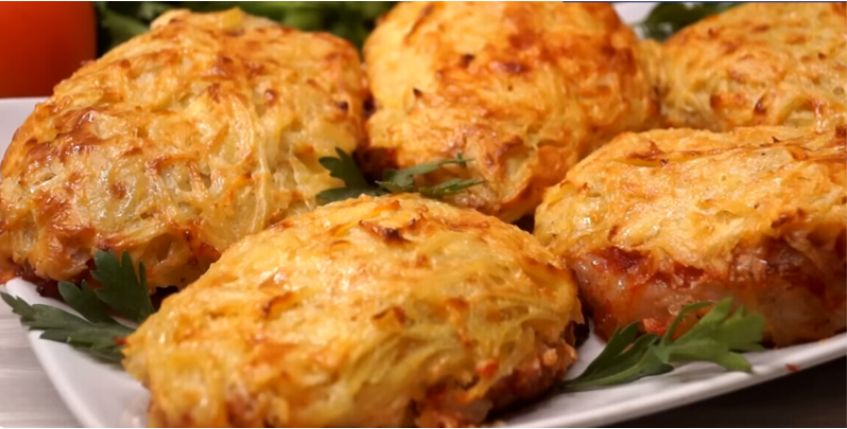 Мясо под шубой: идеальное сочетание нежности и хрустящей корочки
