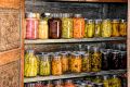Эксперты предупреждают: риски зимнего хранения продуктов на даче