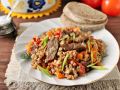 Гречка с томленой говядиной: вкусное решение для семейного ужина