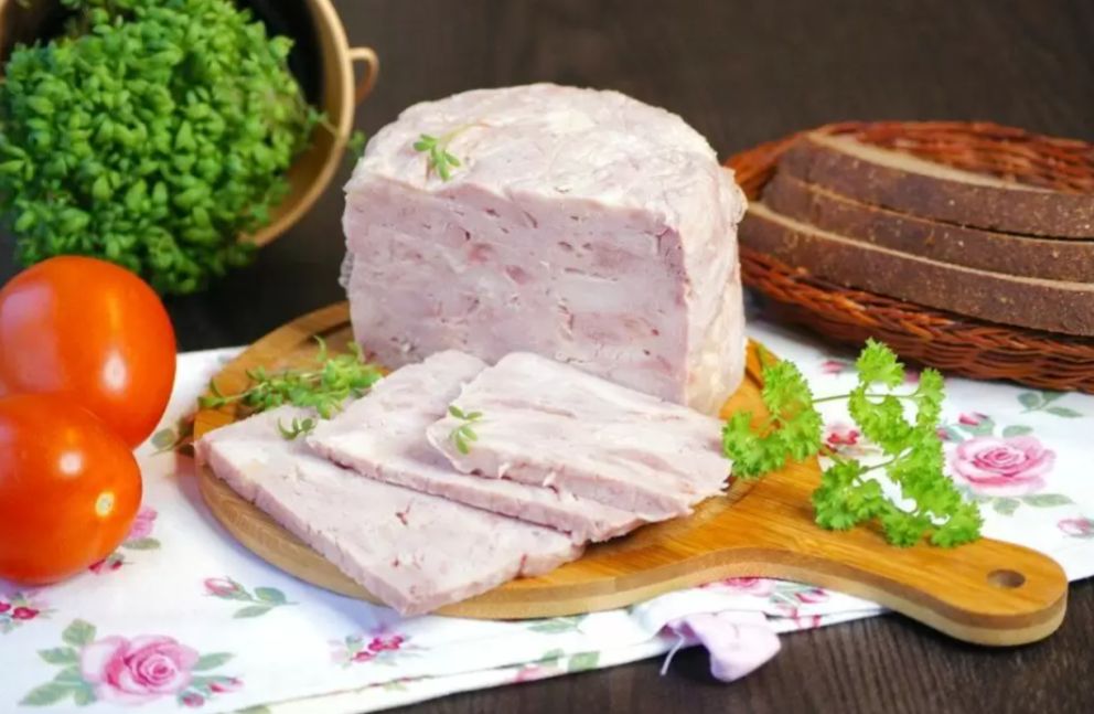 Натуральная домашняя ветчина: как легко приготовить куриный деликатес